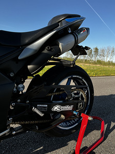 Yamaha yzf r1 (7 foto / 9)
