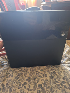 Ps4 Playstation 4 500GB + 2 pulti + mäng (2 foto / 4)