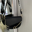 Итальянская, кожаная сумка с закругленным низом в чёрном цве (фото #1)