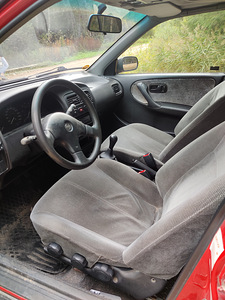 Nissan Primera SLX 85kw 1994 (9 foto / 12)