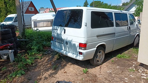 VOLKSWAGEN TRANSPORTER KOMBI (3 foto / 6)