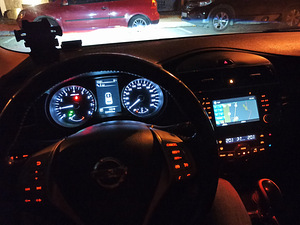 Nissan Pulsar (9 foto / 15)