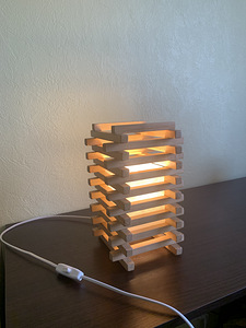 Käsitöö lauavalgusti / lamp puidust