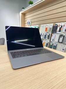 Apple Macbook Air 2018 13" 8GB/128GB - Space Grey (Grade A) (1 foto / 5)