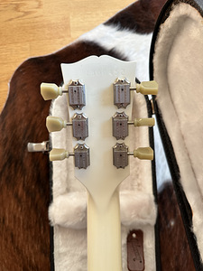 Gibson Les Paul Studio 2010 Alpine White w/ OHSC (2 foto / 10)
