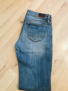Guess джинсы 25