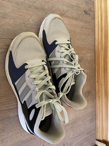 Кроссовки Adidas размер 42
