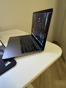 MacBook Pro 2019 Retina 13" 2xUSB-C – Very Good Condition (5 foto / 8)