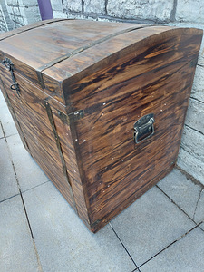 Vana suur puidust riidekast (4 foto / 5)