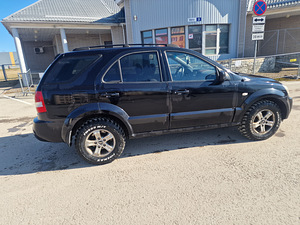 Kia Sorento 2.5 (2 foto / 8)