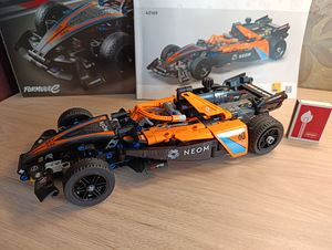LEGO Technic NEOM McLaren Formula (2 foto / 5)