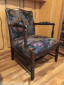 Kaks restaureeritud tugitooli (2 foto / 3)