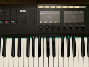 Native Instruments Komplete Kontrol S61 MK2 (2 foto / 3)