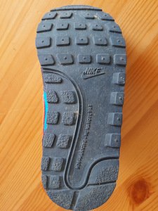 Nike tossud, s 23,5 (2 foto / 3)