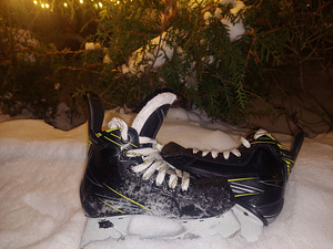 Uisud CCM TACKS 3032, suurus 33 (2 foto / 3)