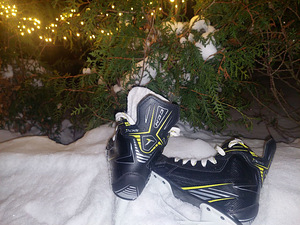 Uisud CCM TACKS 3032, suurus 33 (3 foto / 3)