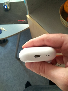 Airpods pro 2 (6 фото из 6)