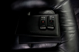 Volvo V70 (13 фото из 14)