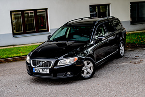 Volvo V70 (14 фото из 14)