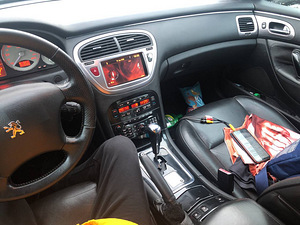 Peugeot 607 Luxury 150kw HDI V6 (2 foto / 5)