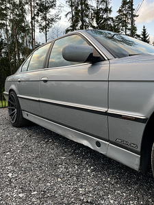 M/V BMW 730i (6 foto / 7)