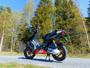 2015 Aprilia sr 50 r (4 foto / 10)