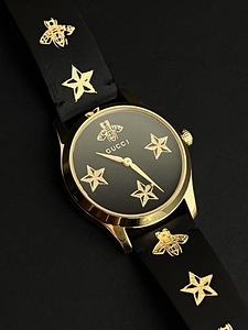 GUCCI G-Timeless Black Dial Black Leather Ladies Watch (5 foto / 7)