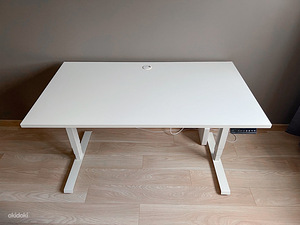 Reguleeritava kõrgusega laud UPLIFTDESK (2 foto / 4)