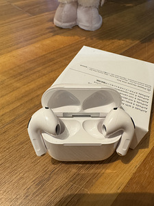 Airpods 4 (5 фото из 7)