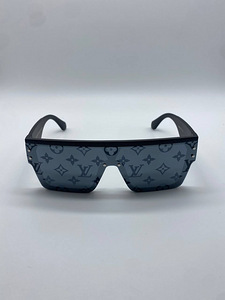 Louis Vuitton L Waimea (Unisex) (1 foto / 8)