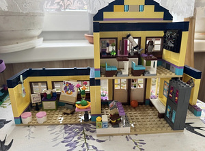 Lego Friends 41005 Heartlake High School (2 foto / 3)