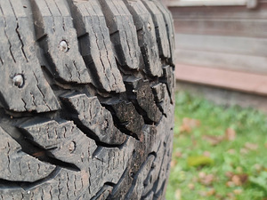Nokian Hakkapeliitta 9 SUV 265/65/17 (2 foto / 3)
