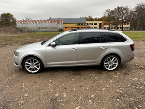 Skoda Octavia (4 фото из 10)