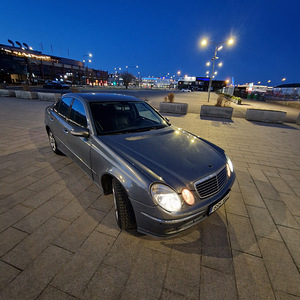 Mercedes-Benz E 320 4 Matic Avantgarde 3.2 165kW (6 foto / 12)