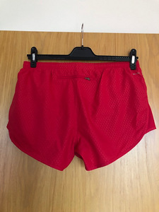 Müüa uued lühikesed püksid Nike (2 foto / 4)