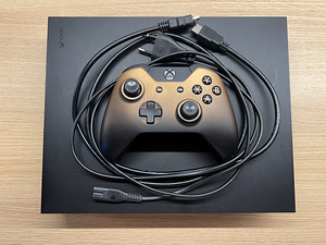 Xbox one x с 11 играми (1 фото из 3)
