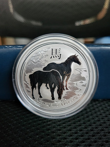 2 oz 2014 Austraalia Lunar hobune hõbemünt (1 foto / 2)