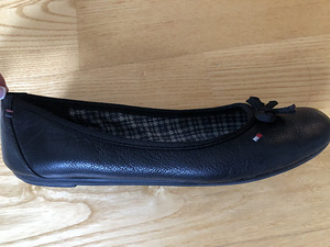 Kingad Tommy Hilfiger s40 (2 foto / 2)