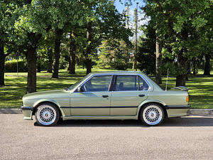 BMW E30 318i 125кВт (5 фото из 11)