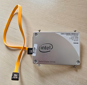 Kõvaketas Intel SSD Pro 180GB (1 foto / 2)