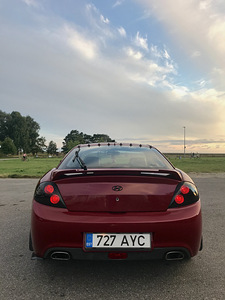 Hyundai Coupe (2 foto / 4)