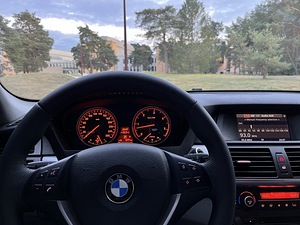 BMW X5 Shadow Line (11 фото из 15)