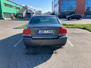 Volvo S60 2.4l 103kW 2005 (2 foto / 9)
