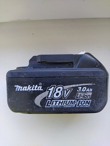 Макита аккумулятор 18v 3.0 Ah. (1 фото из 5)