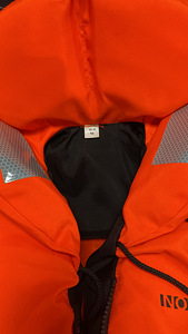 Kaks päästevesti/Two life jackets (2 foto / 3)