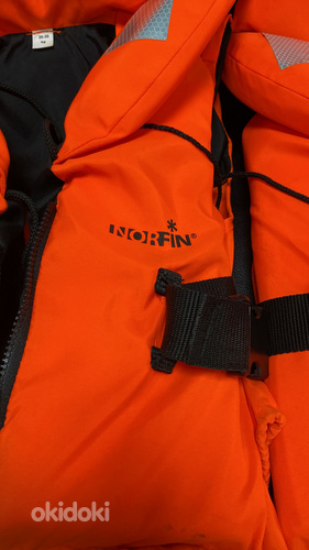 Kaks päästevesti/Two life jackets (foto #3)