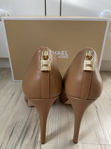 Michael Kors nahast kingad 40 (1 foto / 3)