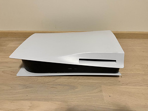 PlayStation 5 Disc Edition 825 GB (2 foto / 3)