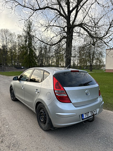 Hyundai (2 фото из 7)