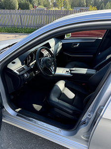 Mercedes-Benz E 250 4MATIC AMG 2.1 150kW (2 foto / 6)